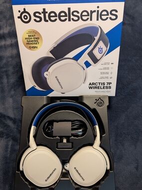SteelSeries Arctis 7P Wireless Over-Ear Headphones — White/Blue